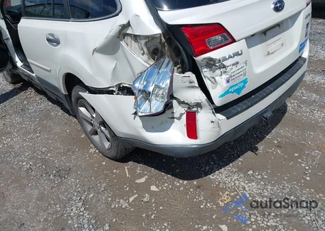 2014 Subaru Outback 2.5I Limited z USA, uszkodzony, nr VIN 4S4BRCPC6E3299365